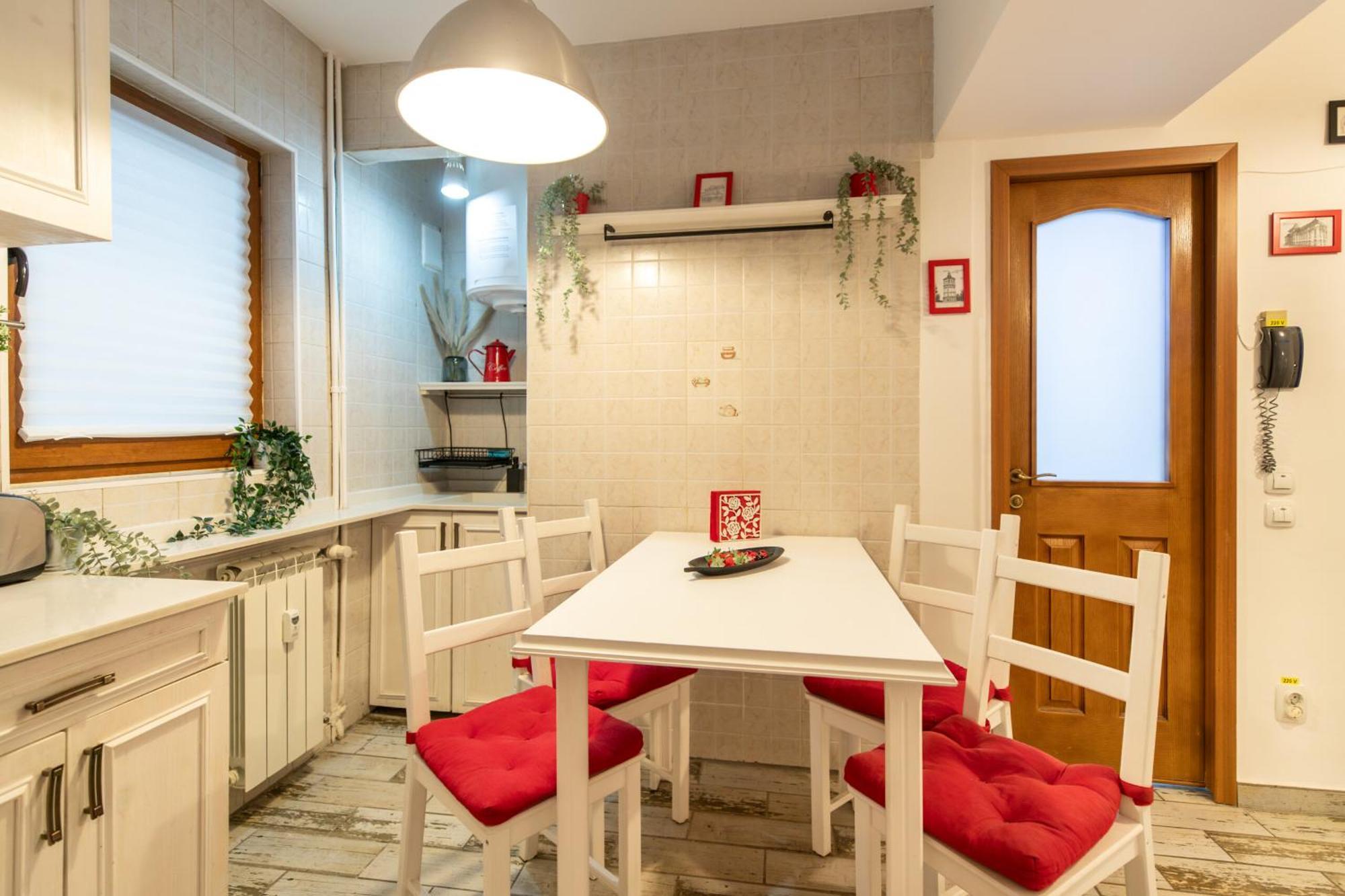 2Br Apartment At Piata Natiunilor Unite: Perfect For City Center Stays Бухарест Экстерьер фото